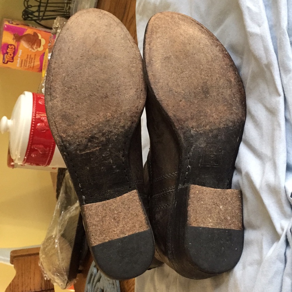 Frye short cowboys boots. - Picture 4 of 4